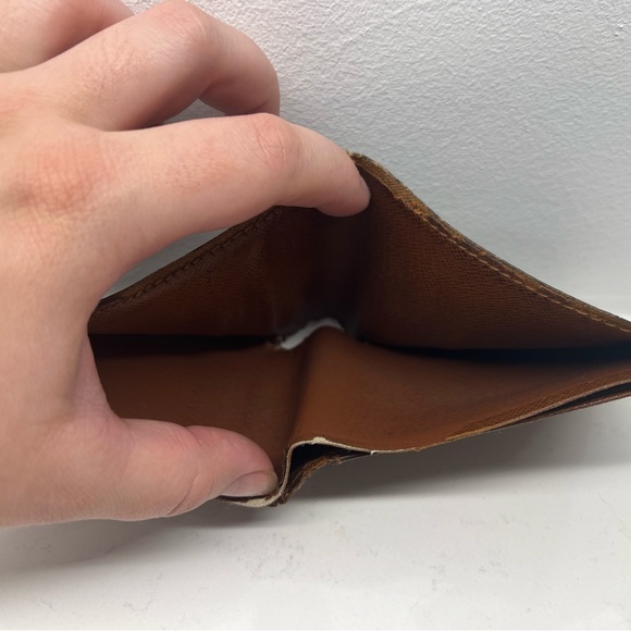 Louis Vuitton Wallet - Picture 15 of 15